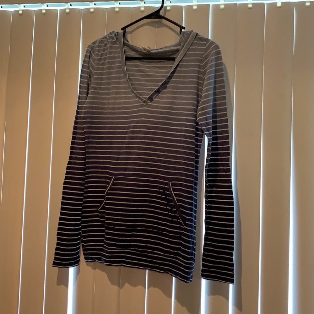 Summer hoodie shirt. Size S-M. Regular fit.